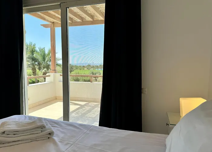 El Privado Villa With 5 Bedrooms & 4 Bathrooms - Private Heated Pool Hurghada